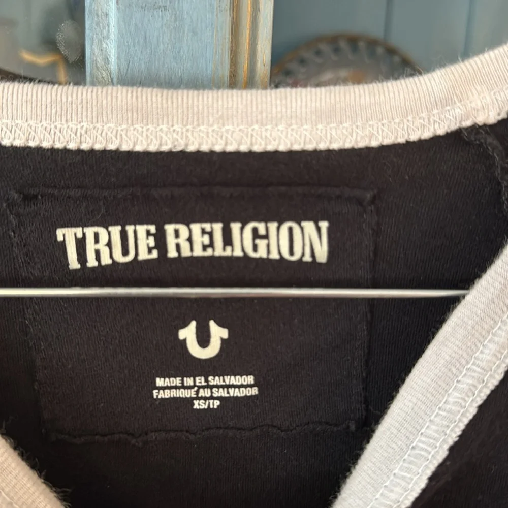 True religion, black Tshirt